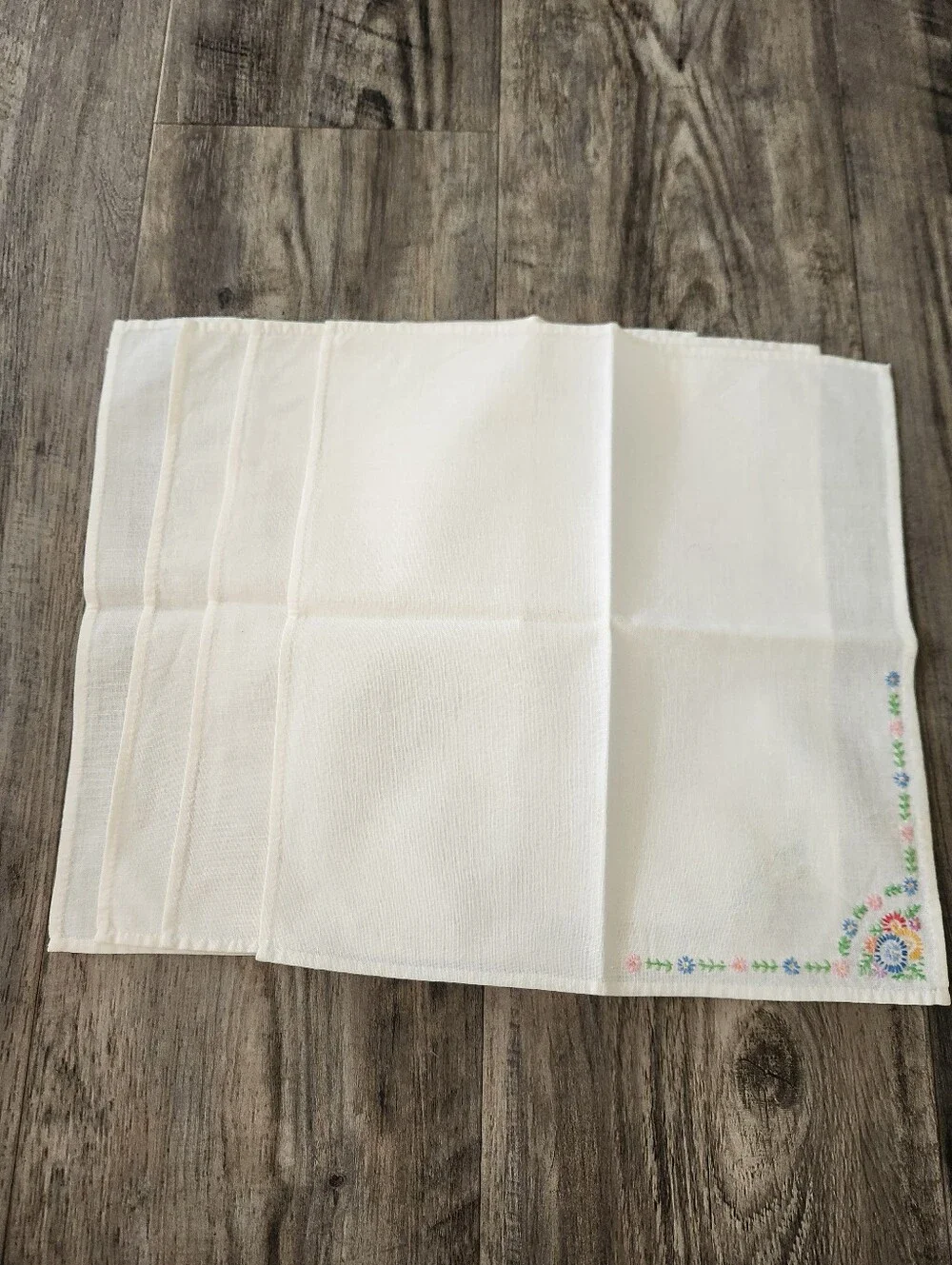 Set Of 4 Vintage Hand Embroidered Cotton Napkins Cream Multicolor Floral Trim